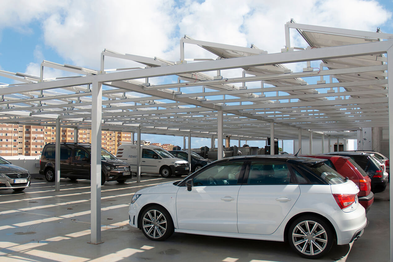 marquesina solar sobre plazas de parking
